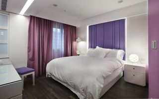 简约梦幻卧室 紫色软包背景墙设计