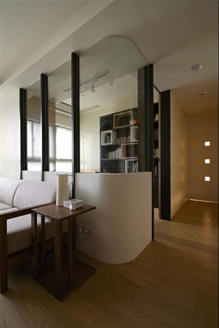 现代日式家居玻璃隔断设计