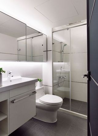 黑白简约现代 卫生间干湿分离设计