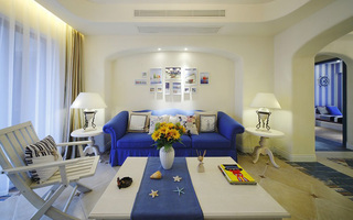 地中海风格客厅蓝色沙发欣赏