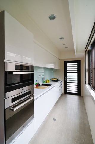 现代简约厨房一字白色橱柜效果图