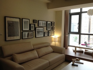 现代宜家风客厅 沙发照片墙设计