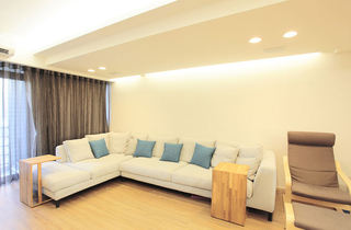 简洁北欧客厅白色沙发装饰图