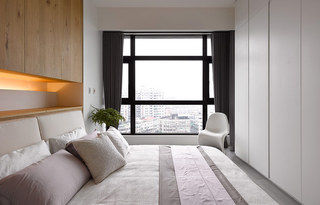 美式风格一居卧室景观窗设计