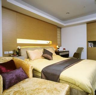 美式现代卧室床头背景墙设计