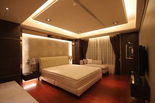 三室两厅样板房设计典雅现代卧室吊顶效果图