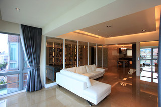 东南亚风格 公寓室内白色沙发装饰图