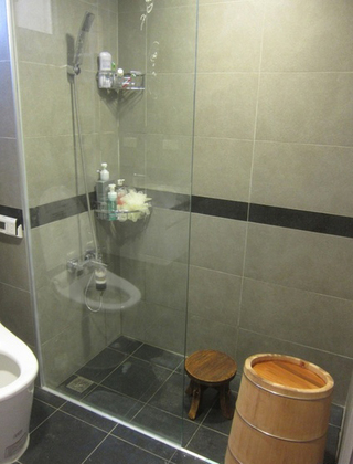 舒适现代风卫生间淋浴房效果图