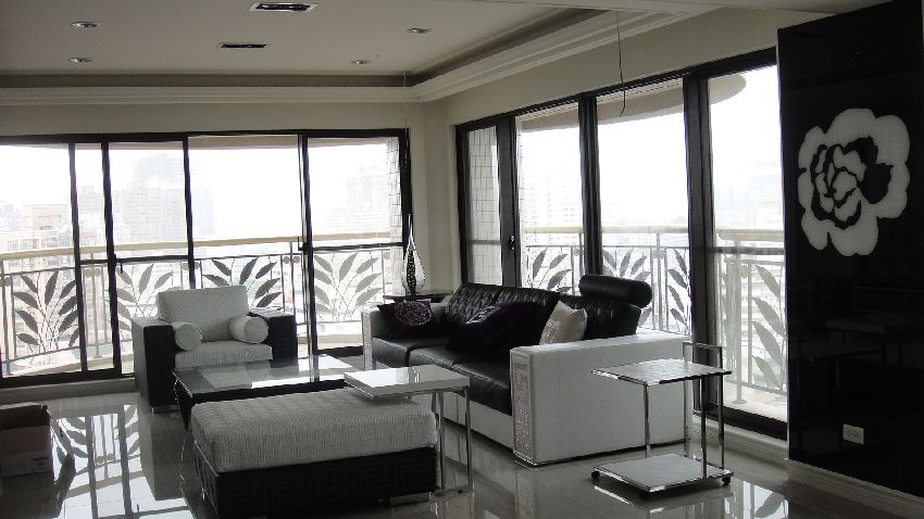 黑白新古典装修公寓效果图