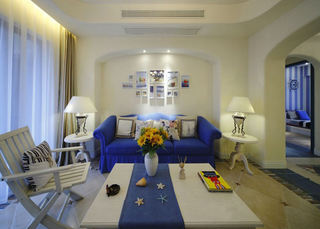 地中海客厅蓝色沙发装饰图