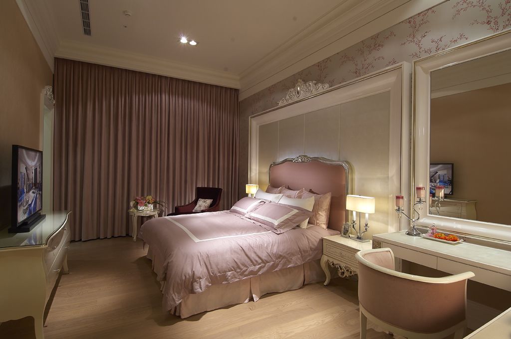 浪漫法式卧室窗帘效果图