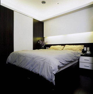 黑白时尚现代卧室装修图