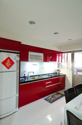 时尚现代风厨房 红色橱柜效果图