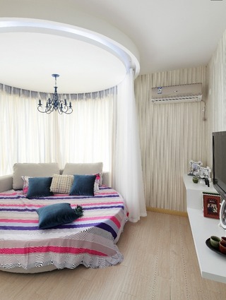 地中海风格家居卧室浪漫纱幔圆床设计