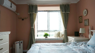 时尚温馨现代带飘窗卧室橙色背景墙装潢效果图