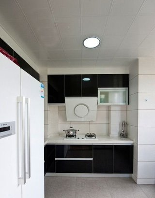 简约现代风厨房 黑色橱柜设计