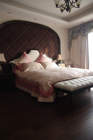 古典欧式风格卧室床头软包设计