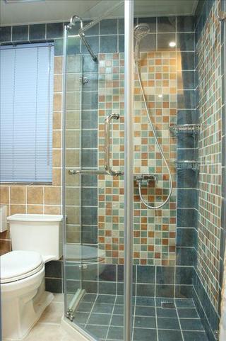 地中海风格卫生间淋浴房马赛克瓷砖装饰图