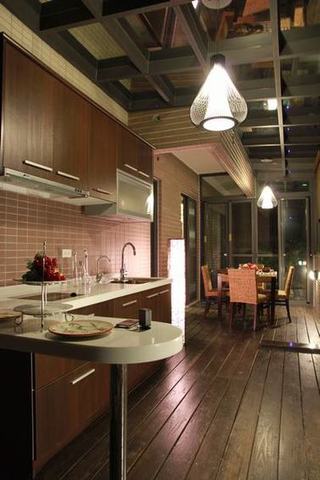 东南亚设计装修风格开放式厨房装潢效果图