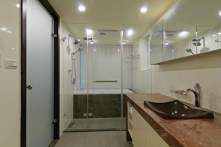 欧式家装卫生间淋浴房隔断装修设计