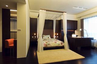 两色中式现代卧室隔断墙设计