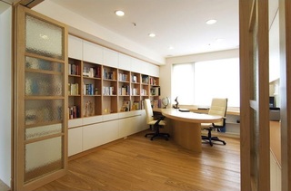 现代日式书房 玻璃门隔断设计