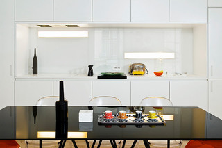 现代简约风厨房白色橱柜设计