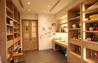 实木简约设计3平米儿童书房装饰效果图