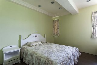 清新简约卧室浅绿色背景墙装潢效果图