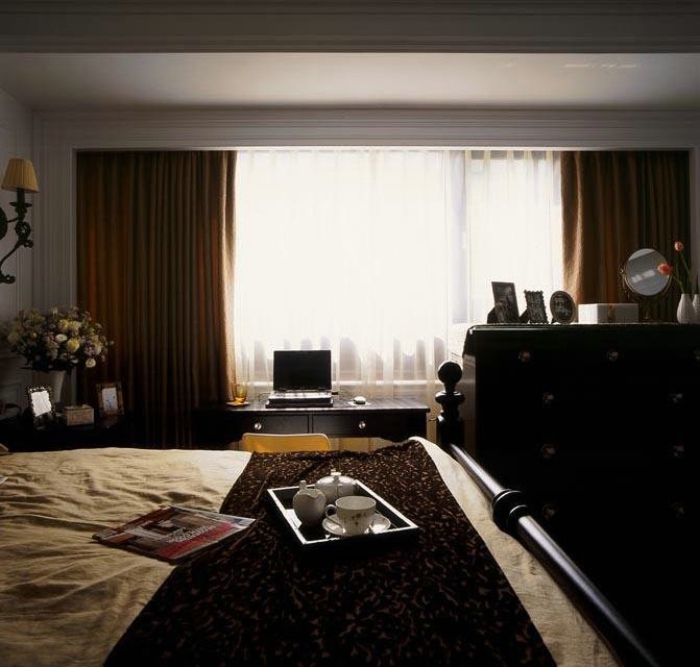 典雅美式风格卧室窗帘装饰图