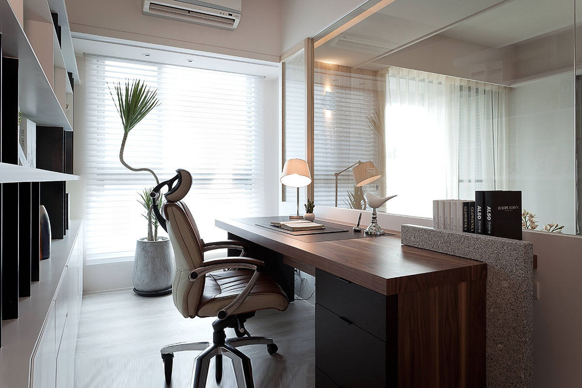 2013现代风格样板间双人书房书桌书柜飘窗灯具装修效果图片 – 设计本装修效果图