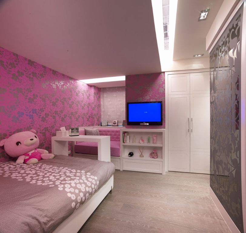 现代可爱粉色儿童房设计