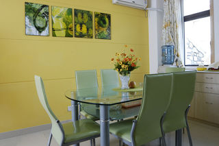 浪漫简约现代家居餐厅黄色背景墙装饰效果图
