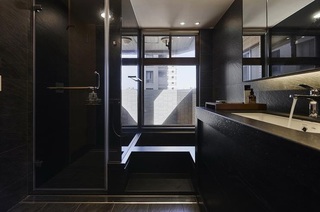 黑色摩登现代卫生间窗户设计