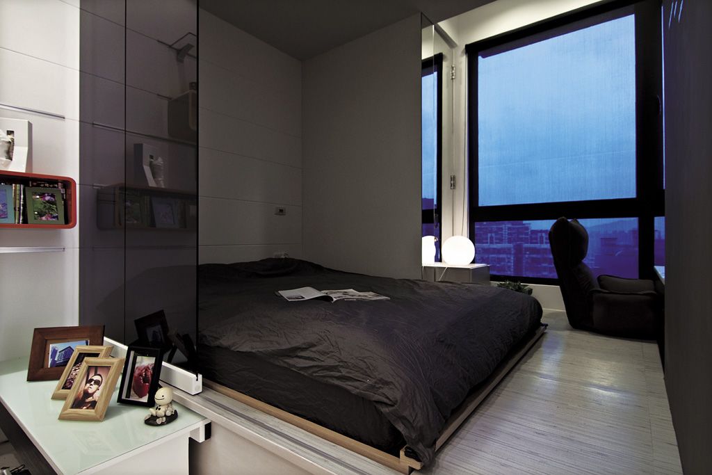 现代小户型卧室 黑色家装效果图