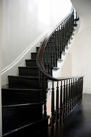 高雅现代别墅楼梯装饰效果图