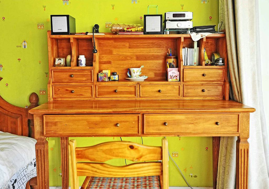 复古东南亚风情 实木书桌设计