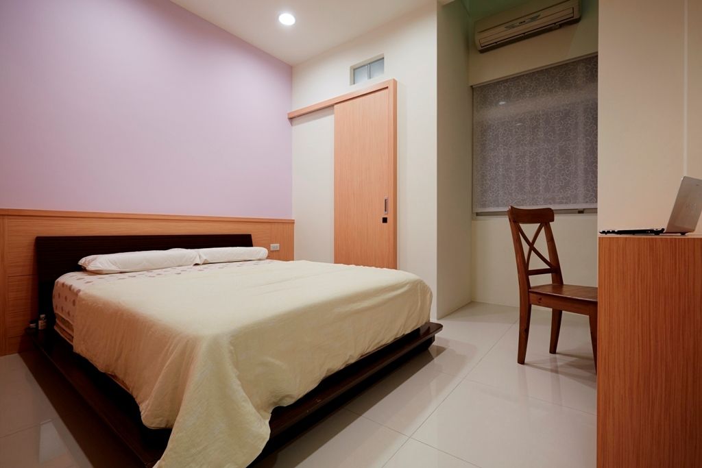 浪漫现代卧室浅紫色背景墙装饰效果图