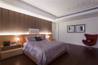 休闲简欧风卧室 木质背景墙设计