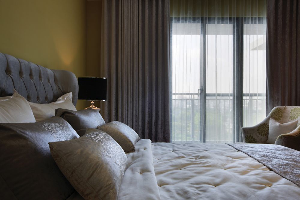 优雅简美式卧室窗帘效果图
