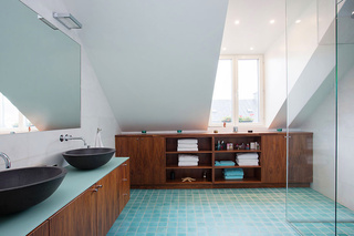 清新时尚北欧卫生间实木浴室柜设计装修图