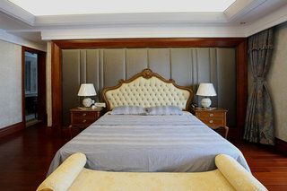 美式风格别墅卧室床头软包背景墙设计