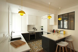 黑白简约现代厨房设计装修效果图