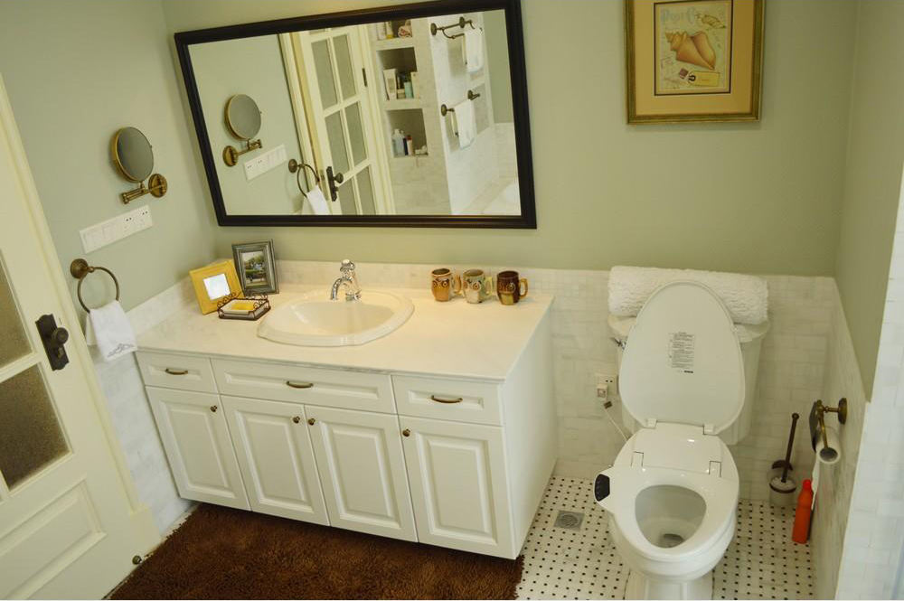清新美式田园卫生间白色浴室柜装饰图