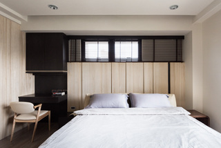 家居卧室现代简约原木装饰图