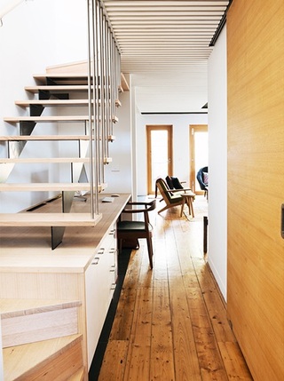 原木现代复式室内简易楼梯装饰效果图