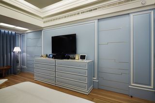 时尚美式卧室 蓝色电视背景墙设计