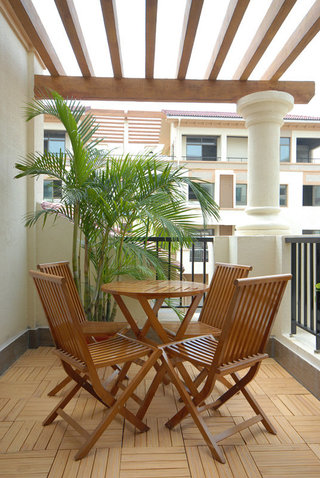 休闲现代风 阳台折叠桌椅设计