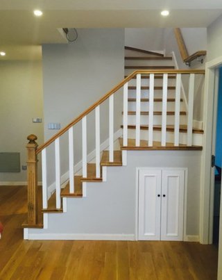 清新优雅现代家居楼梯装饰图