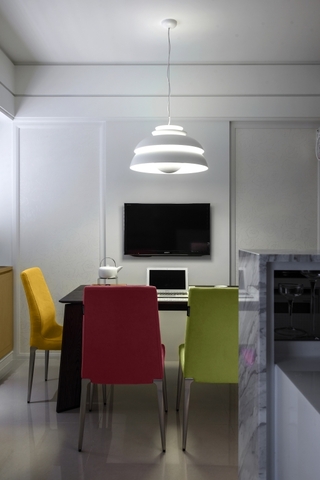 宜家设计餐厅彩色小餐椅效果图